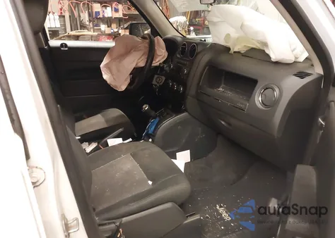 2015 Jeep Patriot Sport z USA, uszkodzony, nr VIN 1C4NJPBAXFD335737